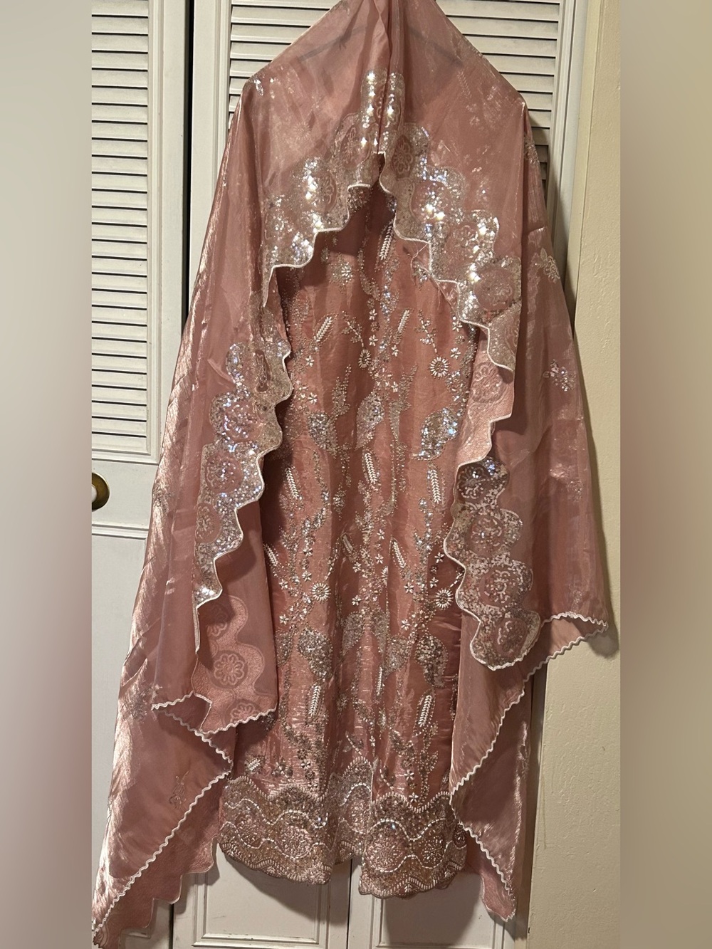 Sheesha Silk 3pc Embroidered Suit - Dusty Rose in M/L - Picture 2 of 6